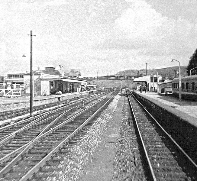 File:Bahnhof Totnes 1970.jpg