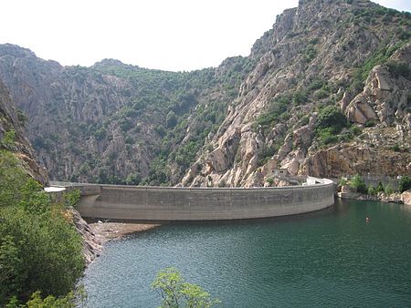 Tập_tin:Barrage_de_Tolla.jpg