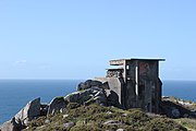 Cabo Silleiro: Faro, Instalacións militares, Costa