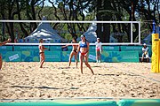 Deutsch: Beachvolleyball bei den Olympischen Jugendspielen 2018; Tag 8, 14. Oktober 2018; Mädchen, Achtelfinale – Bolivien-Puerto Rico 0:2 (18–21/18–21 ) English: Beach volleyball at the 2018 Summer Youth Olympics at 14 October 2018 – Girls Round of 16 – Bolivia-Puerto Rico 0:2 (18–21/18–21 )