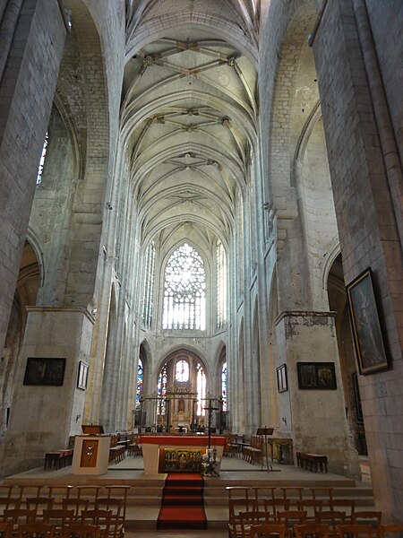 File:Beauvais (60), église Saint-Étienne, croisée, vue vers l'est.JPG
