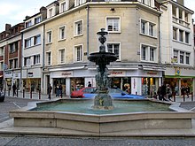 Beauvais fontaine (angle rue Carnot et rue des Jacobins) 1.jpg