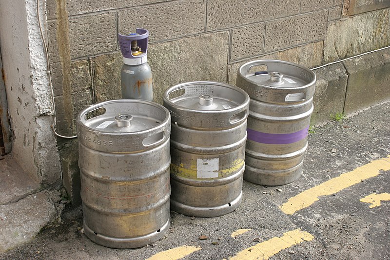 File:Beer kegs outside Coasters, Oban, July 2020 01.jpg