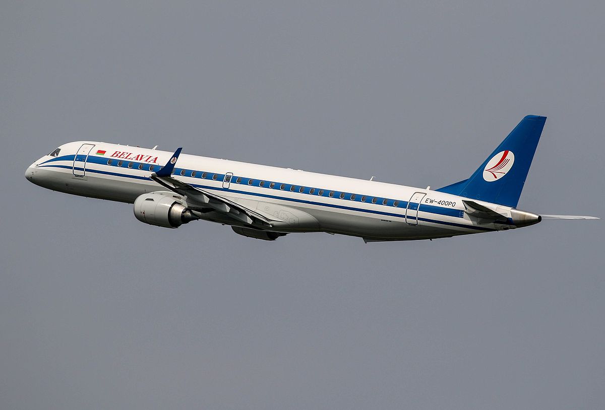 Cm belavia. EW-400po. Belavia EW-54pd. Ливрея Белавиа. Belavia Старая ливрея.