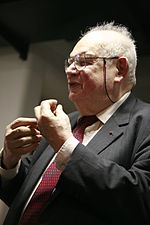 Thumbnail for File:Benoit Mandelbrot mg 1845.jpg