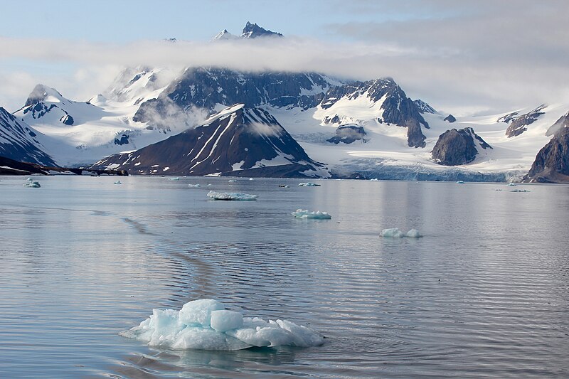 File:Burgerbukta Glacier, Svalbard, Arctic (20274118772).jpg