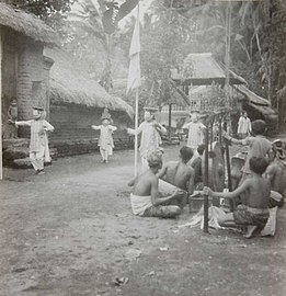 Telek (masked) dance accompanied by Gamelan ensemble in Bali, between 1950 and 1957.