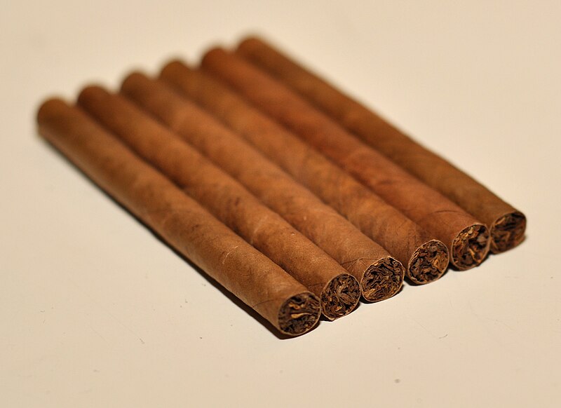 800px-Caf%C3%A9_Cr%C3%A8me_Cigarillos.jpg