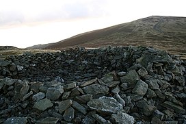 Carnedd y Ddelw summit shelter - geograph.org.inggris - 646974.jpg