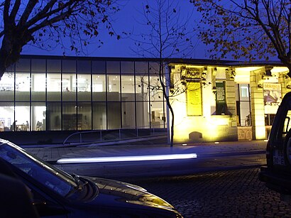 Como chegar a Biblioteca Municipal Rocha Peixoto através de transportes públicos - Acerca do local