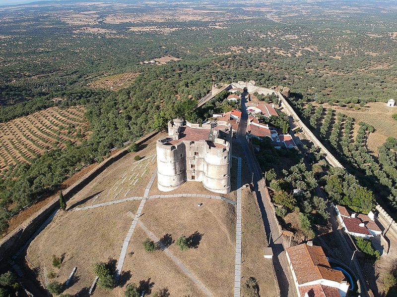 File:Castelo de Evoramonte 2021 (9).jpg