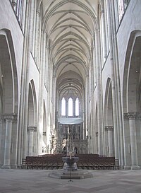 Interior de la catedral mirando hacia el este.