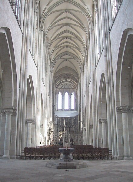 File:Cathedral of Magdeburg Inside.jpg