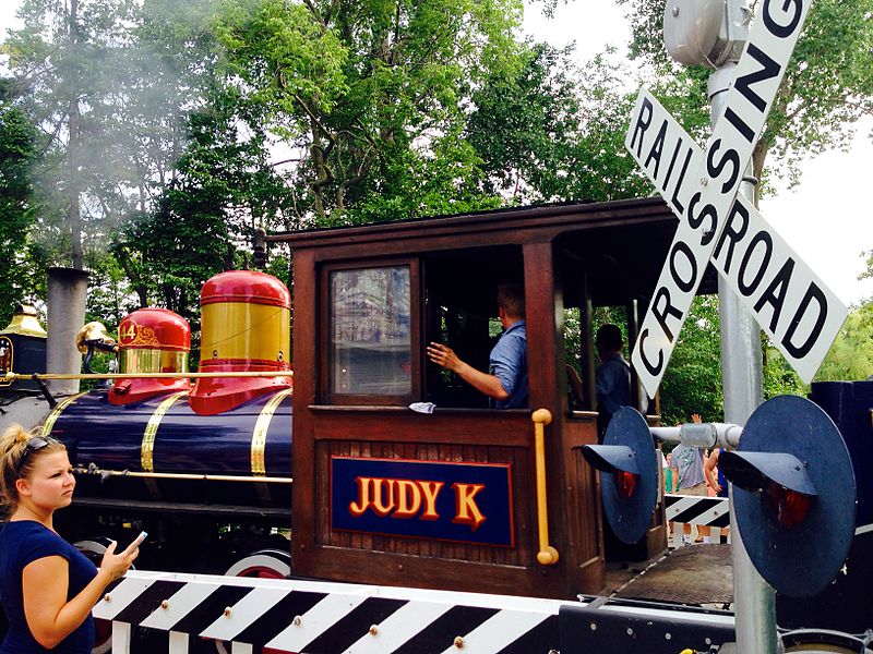 File:Cedar Point Judy K. locomotive at Gemini Midway crossing (1862).jpg