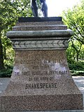 Thumbnail for File:Central Park Shakespeare statue 05.jpg