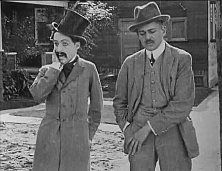 Tập_tin:Chaplin_Making_a_Living_2.jpg