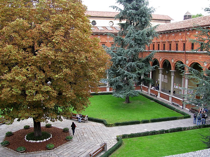 Dosya:Chiostro Unicatt.jpg