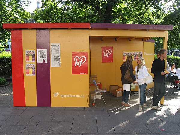 Campaign booth on Karl Johans gate ahead of the 2007 Norwegian local elections.