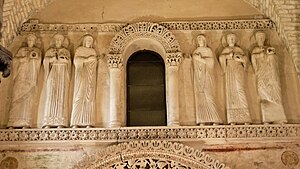 Stucco figures of saints