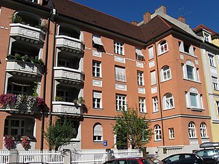 <span class="mw-page-title-main">Clemensstraße</span> Street in Munich, Germany