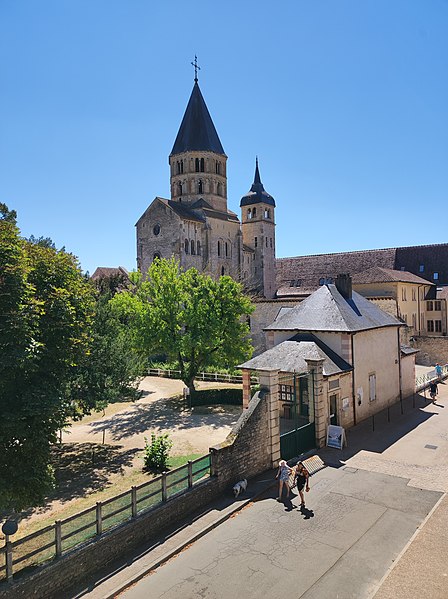 File:Cluny - Abbaye 015.jpg