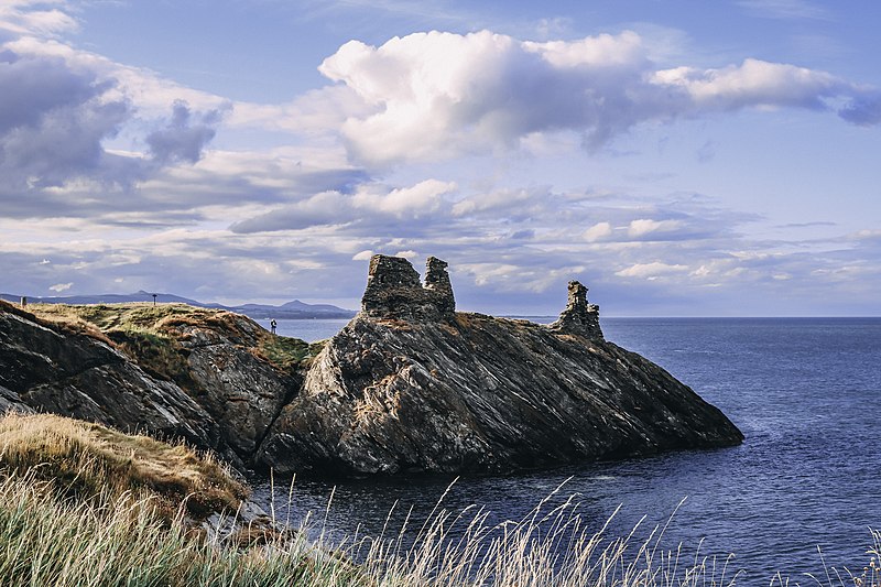 File:County Wicklow - Black Castle, Wicklow - 20180806185252.jpg