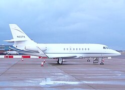 Dassault Falcon 2000 Lhr20091226010 (4217833957).jpg