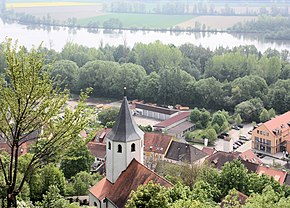 Donaustauf, view from the ruined castle to the church St. Martin.JPG
