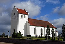 Ekeby kyrka, september 2012.jpg