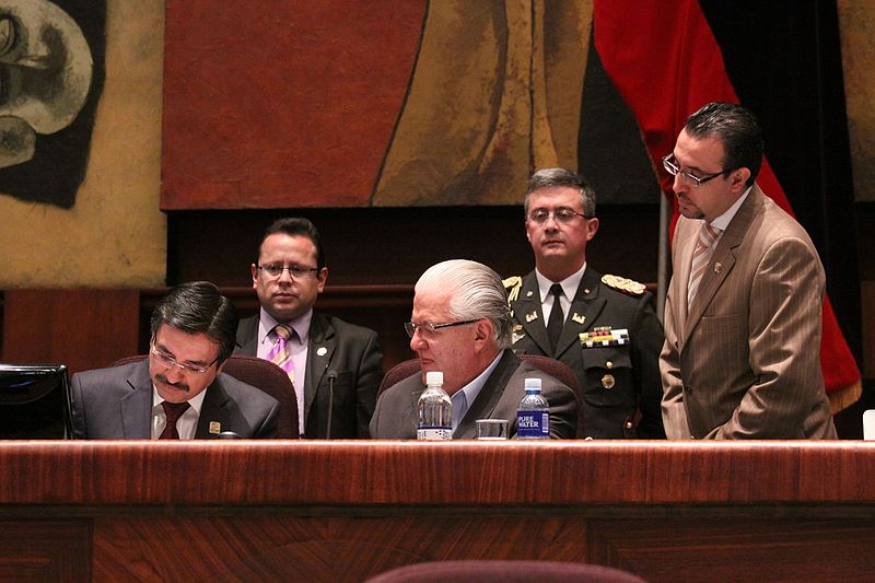 File:El presidente de la Asamblea Nacional, Fernando Cordero Cueva, posesionó a Ernesto Sócrates Willimper Pazmiño Granizo, como Defensor Público (7161010986).jpg