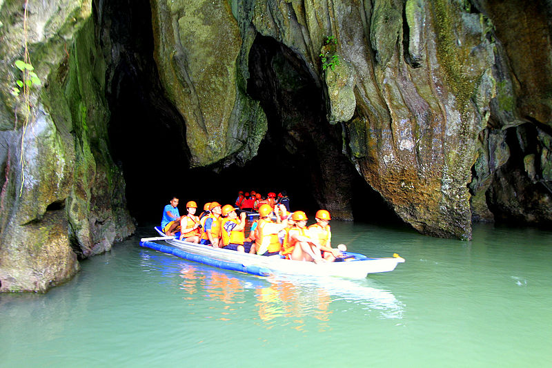 File:Entrance Cave of the Underground River 04.JPG