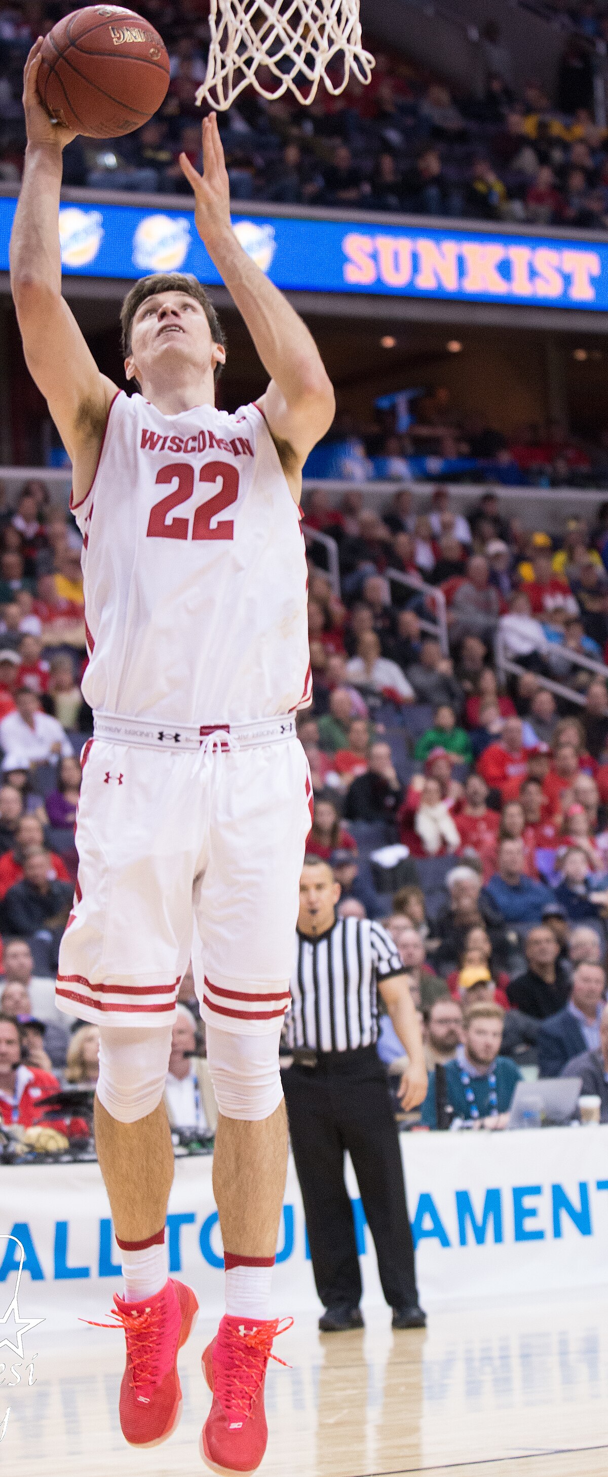 ethan happ basketball jersey