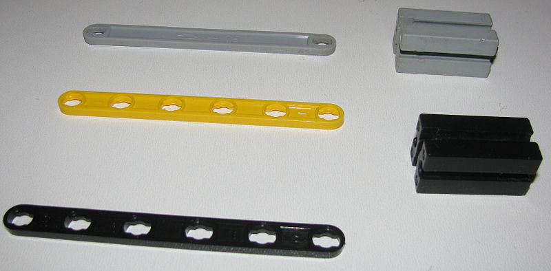 File:Fischertechnik bricks in different colors.jpg