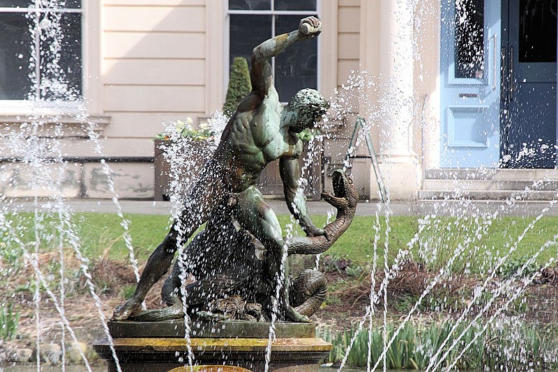 File:Fountain - Kew Gardens March 2009 (3394841768).jpg