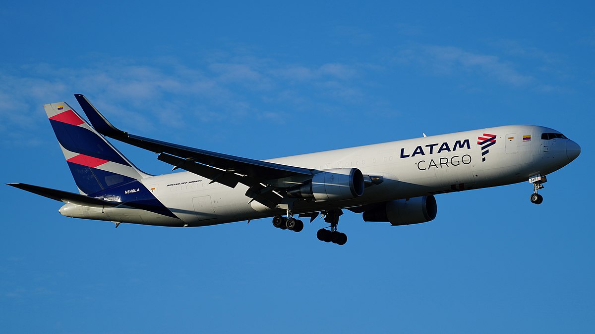 File:Frankfurt Airport 21 Air LATAM Cargo Colombia Boeing 767