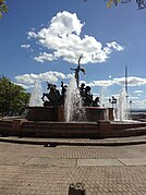 Fuente Raíces en el paseo de la princesa.jpg