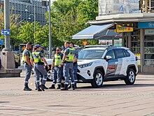 Securitas officers and patrol vehicle contracted to patrol Vasttrafik buses and trains in Gothenburg, Sweden Goteborg, Ordningsvakt, Vasttrafik, 20230521, 12.jpg