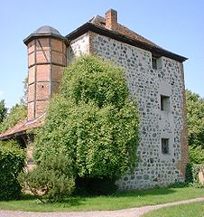 Средновековна кула