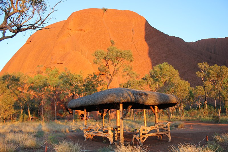 File:Gazebo near Mutitjulu Waterhole, Ayers Rock - panoramio.jpg