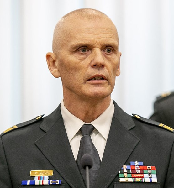 File:General Robert Glavaš (cropped).jpg
