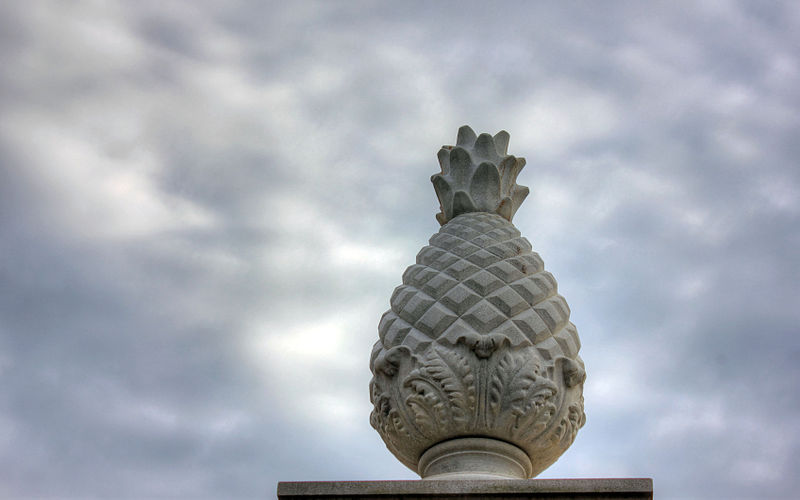 File:Gfp-pineapple-statue.jpg