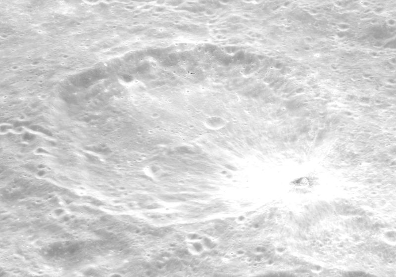 File:Gibbs crater AS17-P-3152.jpg