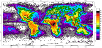 Arriba: Planisferio indicando las frecuencias relativas de tormentas con rayos. Abajo: mapa de Estados Unidos mostrando la ubicación de Virginia, que posee una tasa de rayos relativamente elevada.