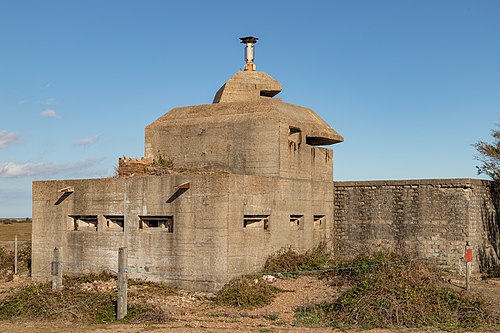 Guard building by Landguard Fort.jpg