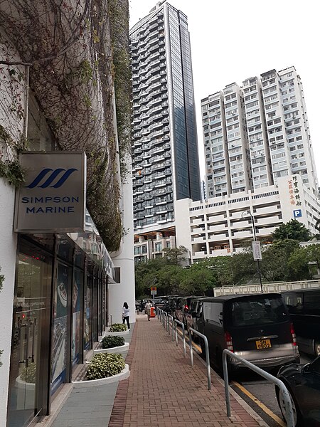 File:HK WCH 黃竹坑 Wong Chuk Hang 深灣碼頭徑 Shum Wan Pier Drive view Marinella n Jombo Court October 2021 SS2 10.jpg