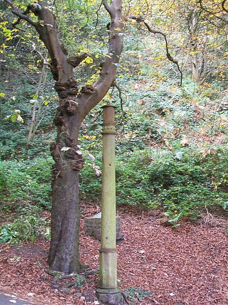 File:Happy Valley Sewer Gas Vent - geograph.org.uk - 4184445.jpg