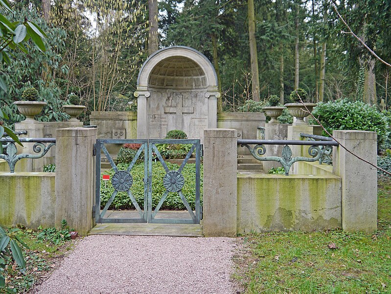 File:Hauptfriedhof-Frankfurt-2016-Familie-Weinberg-Ffm-630.jpg