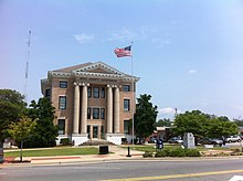 Hoke County Courthouse 2011-06.jpg