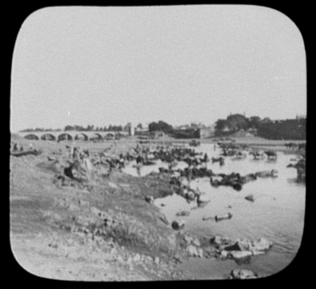 File:Hyderabad - river scene LCCN2004707668.tif