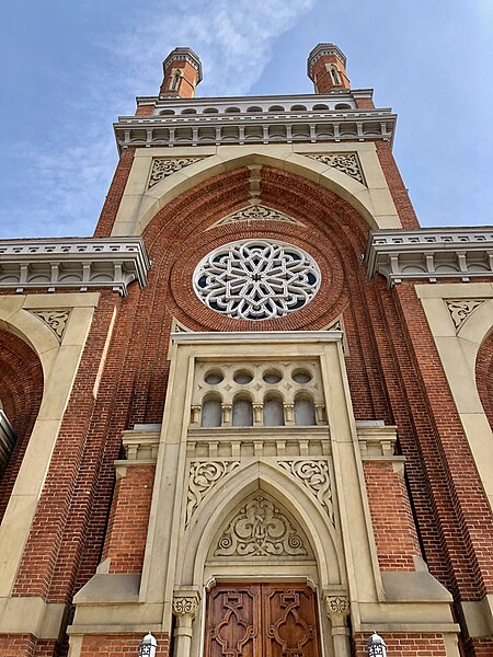 File:Issac M. Wise Plum Street Temple, Cincinnati, OH (33477363088).jpg